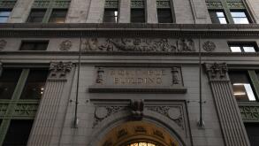 Equitable Building a 40-story&nbsp;office building in&nbsp;New York City, located at 120&nbsp;Broadway&nbsp;between Pine and Cedar Streets in the&nbsp;Financial District&nbsp;of&nbsp;Lo