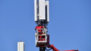 Cell tower_575_375_PA