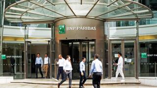 BNP Paribas Headquarters in the City of Westminster, London. One of the largest  Eurozone banks. Credit: Stephen Bell/Alamy