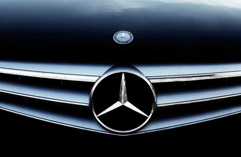 Daimler_mercedes_logo_car_alamy_575x375_May6.jpg