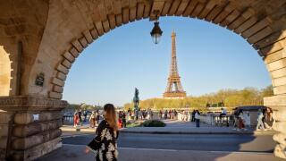 Pont Bir Hakeim Bridge
Spring
Paris, France,Europe