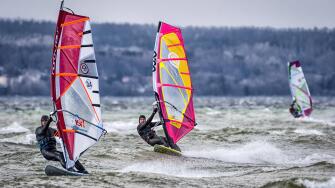 Windsurfers on the stormy Lake Starnberg [automated translation]