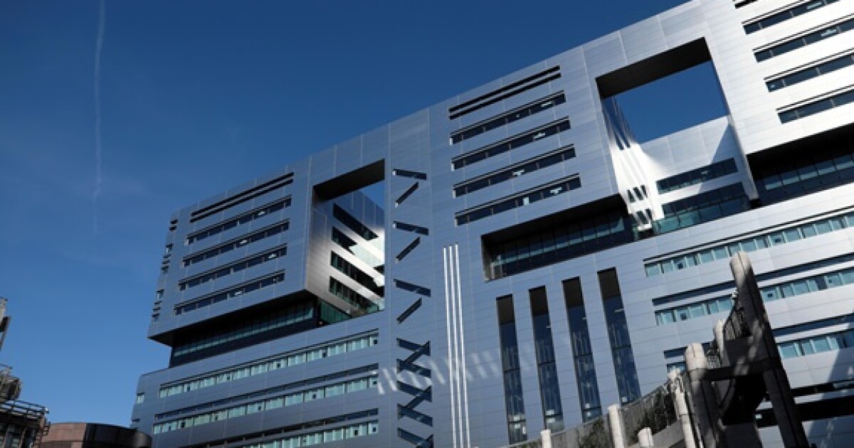 Barron and Oficialdegui get solo top jobs at UBS IB