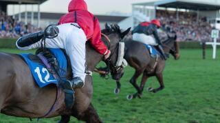Jack Martin makes skilful recovery for 4th place