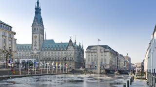 Germany, Hamburg, city centre, Inner Alster, city hall, city hall market,