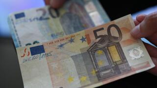 ATTENTION: EMBARGOED FOR PUBLICATION UNTIL 22 JULY 10:02 GMT! SENDESPERRFRIST FR 22.7. 10 UHR - - 19 July 2022, Hessen, Frankfurt/Main: DEADLINE FR 22.7. 10 a.m. - The Bundesbank presents counterfeit 20-euro and 50-euro banknotes. In July 2021, police had