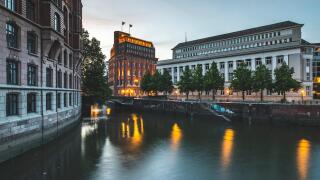 Germany, Hamburg, Hamburg-Altstadt, Nikolai Fleet, Stock Exchange and house of 'Patriotische Gesellschaft'