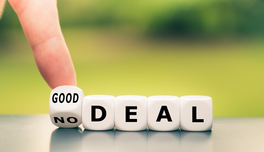 No deal or bad deal? Hand turns a dice and changes the expressio