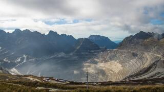 Grasberg mine Indonesia Freeport_alamy_8Apr22