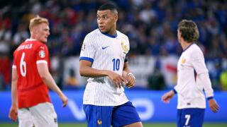 Fussball, Europameisterschaft, EURO 2024, Gruppe D, Merkur Spiel-Arena D?sseldorf: ?sterreich - Frankreich 0:1;       Kylian Mbappe (FRA). Aktion, Einzelbild.