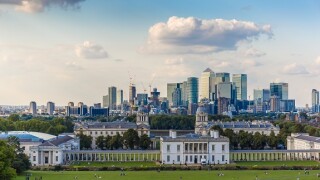 canary_Wharf_summer_Adobe_575x375.jpg