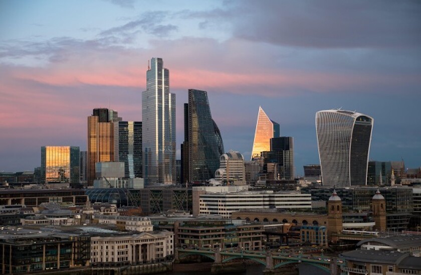 City_of_London__2021_alamy_575_375