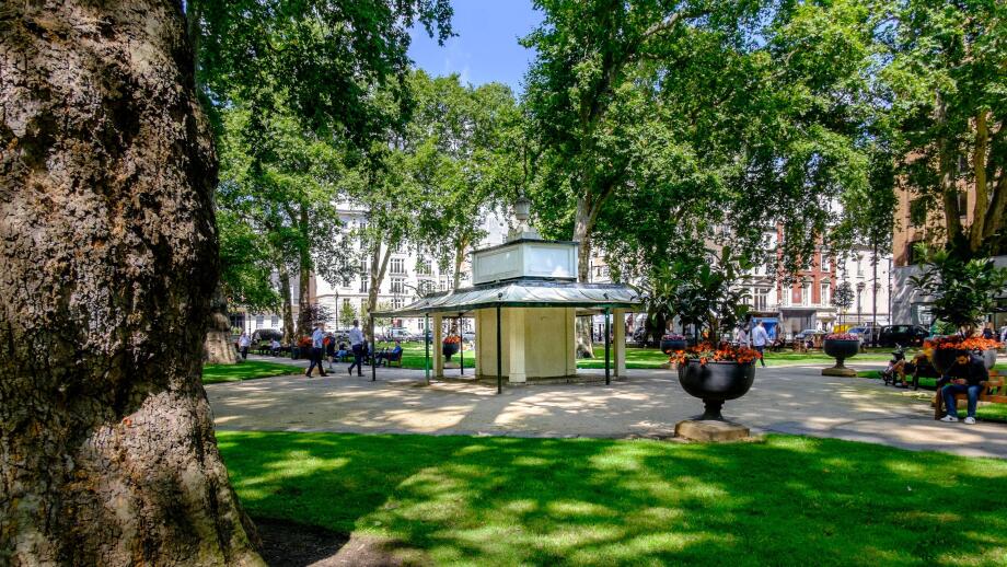 Berkeley Square Gardens, Mayfair, London, UK