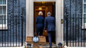 London, UK. 20th Oct, 2022. October 20, 2022, London, England, United Kingdom: UK Prime Minister LIZ TRUSS makes resignation statement outside 10 Downing Street. (Credit Image: © Tayfun Salci/ZUMA Press Wire) Credit: ZUMA Press, Inc./Alamy Live News