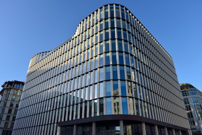 Wells Fargo London King William St from Alamy 10Sep25 575x375.jpg
