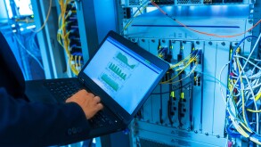 Fix network switch in data center room .