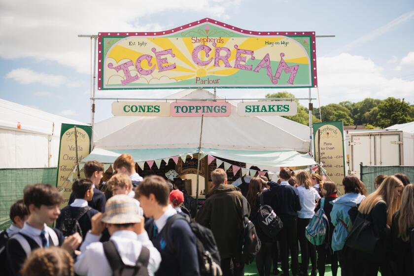 Hay-on-Wye, Wales, UK. 27th May, 2022. General Atmosphere of Hay Festival 2022 in Wales. Credit: Sam Hardwick/Alamy.