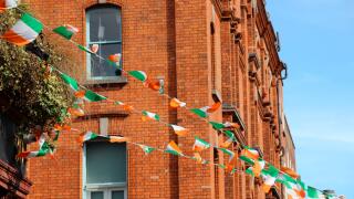 House, view, flag, Ireland, flowers, floral decoration, bar, sky, Dublin, Temple Bar district,