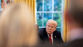 Washington, United States. 26 March, 2025. U.S President Donald Trump, announces tariffs on all imported vehicles before signing an executive order at the Oval Office of the White House, March 26, 2025 in Washington, D.C.  Credit: Molly Riley/White House 