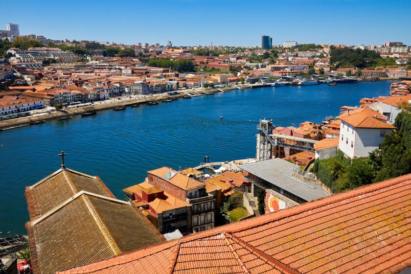 DO NOT REUSE Portugal Porto_alamy_12Sep22