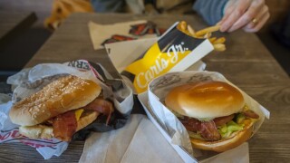 Carl's Jr Burger 575 375