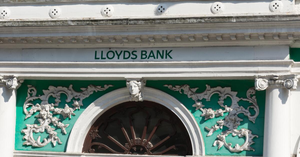 Lloyds increases UK bank opco volume in euros