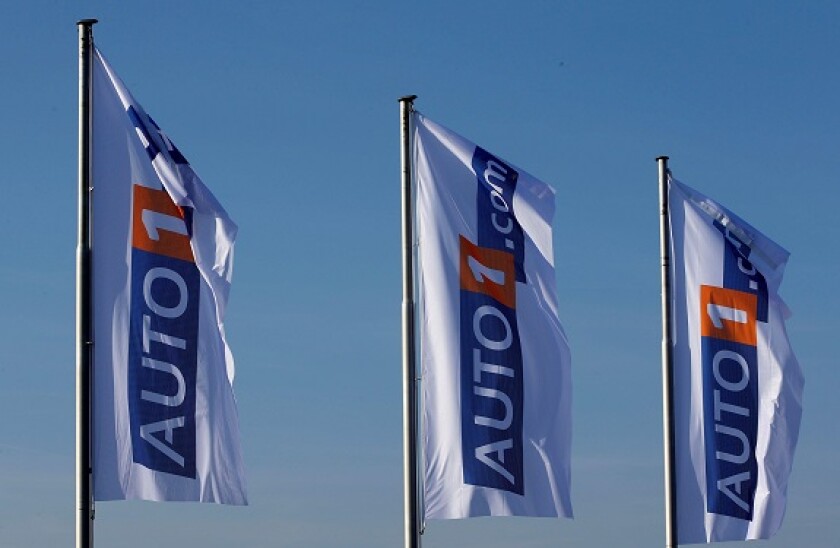 AUTO1_flags_alamy_575x375_June2.jpg