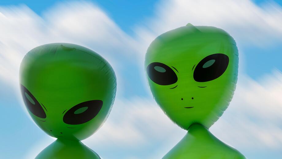 Alien balloons