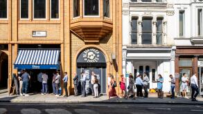 People Queueing At The Dilieto Sandwich Bar, Fleet Street, London, UK.