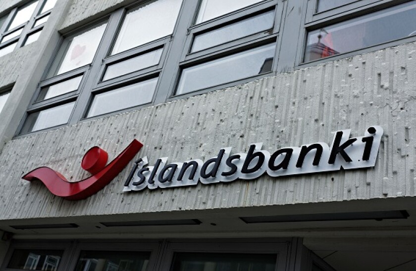 Islandsbanki_bank_logo_alamy_575x375_june14.jpg