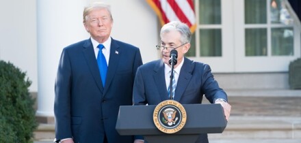 powelltrump-alamy-150425