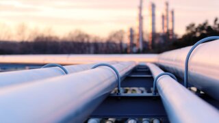oil pipeline_adobe_12May_575