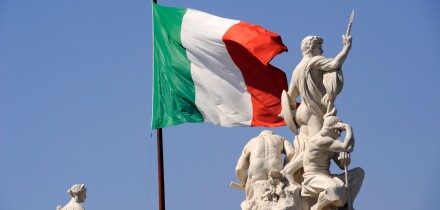Italy, Rome, Piazza Venezia, Vittoriano, statues and Italian flag