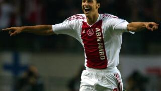 AJAX AMSTERDAM PLAYER ZLATAN CELEBRATES HIS 1 - 0 IN THE CHAMPIONS
LEAGUE GROUP D MATCH AGAINST FRENCH OLYMPIQUE LYONNAIS IN AMSTERDAM.