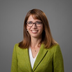 tara schmidt.jpg
