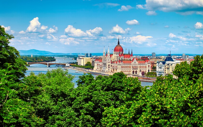 Budapest Hungary_2_575px_adobe_25Oct21