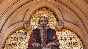 Warwickshire, Stratford on Avon, Chapel Street, Old Bank Building, Shakespeare mosaic above doorway