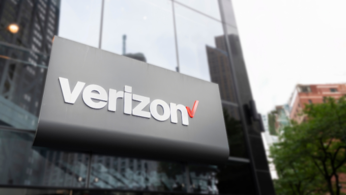 Verizon logo affixed to a store front