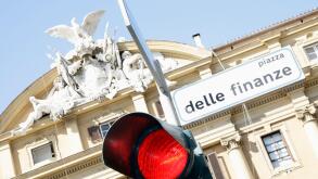 A general view of the Financial Ministry palace in Rome October 8, 2008. An emergency meeting of Italy's economy minister, its central bank, bank chiefs, banking regulator and employers federation on Wednesday discussed banks' role in financing the econom