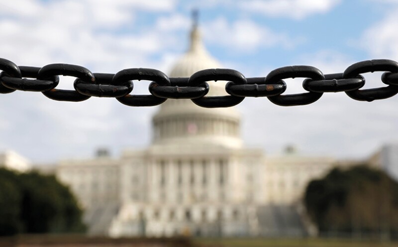 chain-white-house-R-780