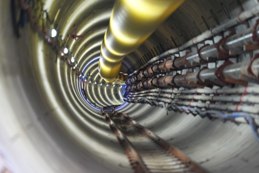 Tennet 5km tunnel under Elbe 2025 from Alamy 30Oct25 575x375.jpg