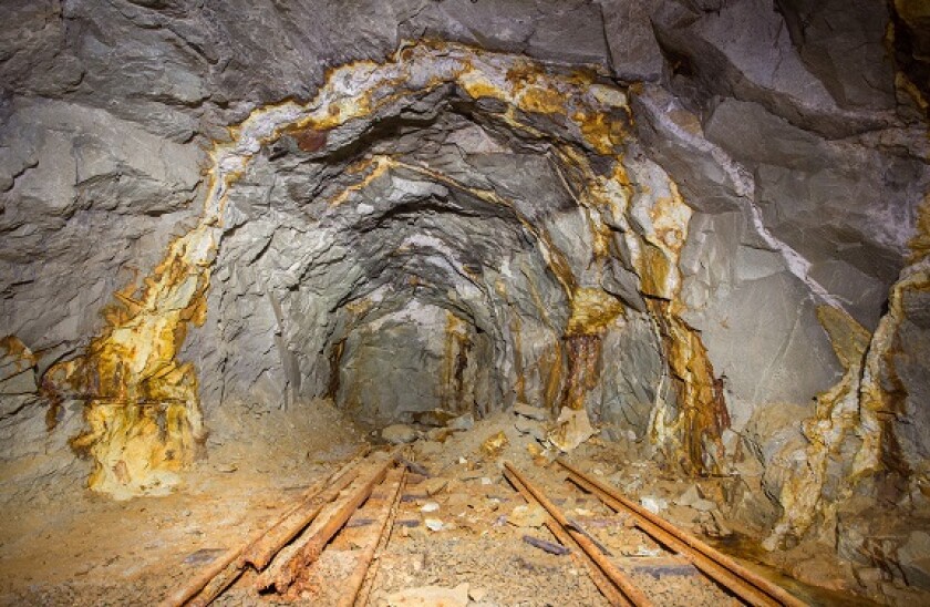 AdobeStock_gold_mining_575x375_31March2021