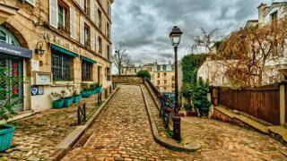 Rue Poulbot, Montmarte, Paris, France.