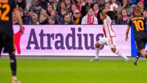 Amsterdam-Duivendrecht, Netherlands. 30th Jan, 2024. AMSTERDAM-DUIVENDRECHT, NETHERLANDS - JANUARY 30: Ashleigh Weerden of AFC Ajax throws a ball - commercial banner Atradius during the UEFA Women's Champions League - Group C match between AFC Ajax and AS
