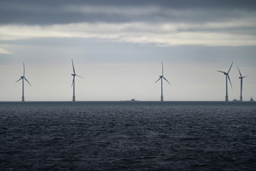 offshorewind-alamy-110825.jpg