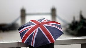 Pic shows: Back to work January 2nd after holiday break today coming over London Bridge


We weather hit the capital in the morning.




Pic by Gavin 