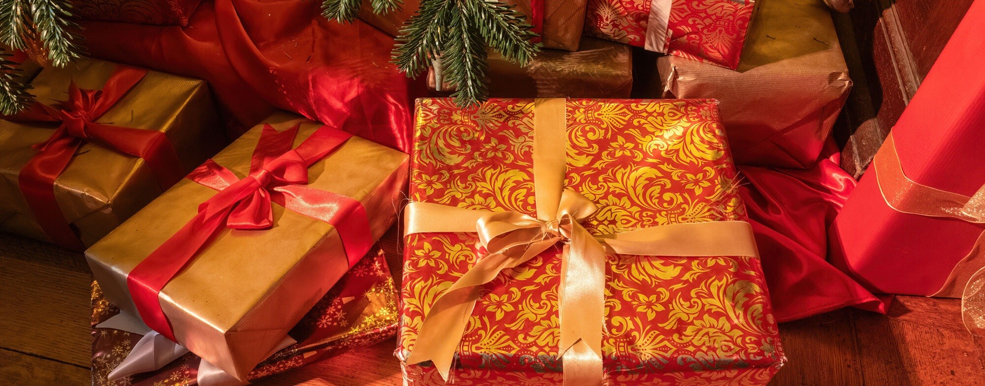 Christmas presents from Alamy 17Dec24 crop 2000x785.jpg