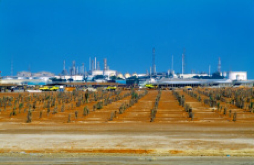 Abu Dhabi oil refinery alamy 230x150