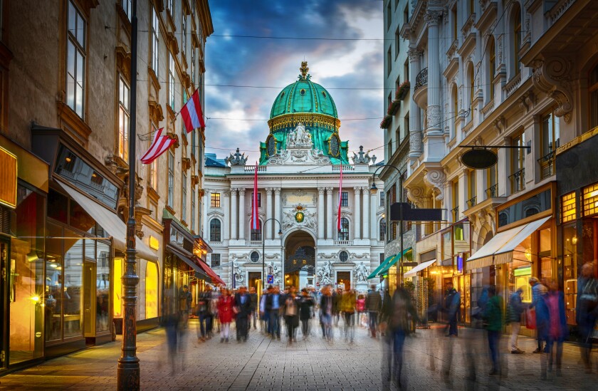 The pedestrian zone Herrengasse with a view towards imperial Hof