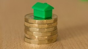 Green_house_Alamy_230x150_12Oct2019